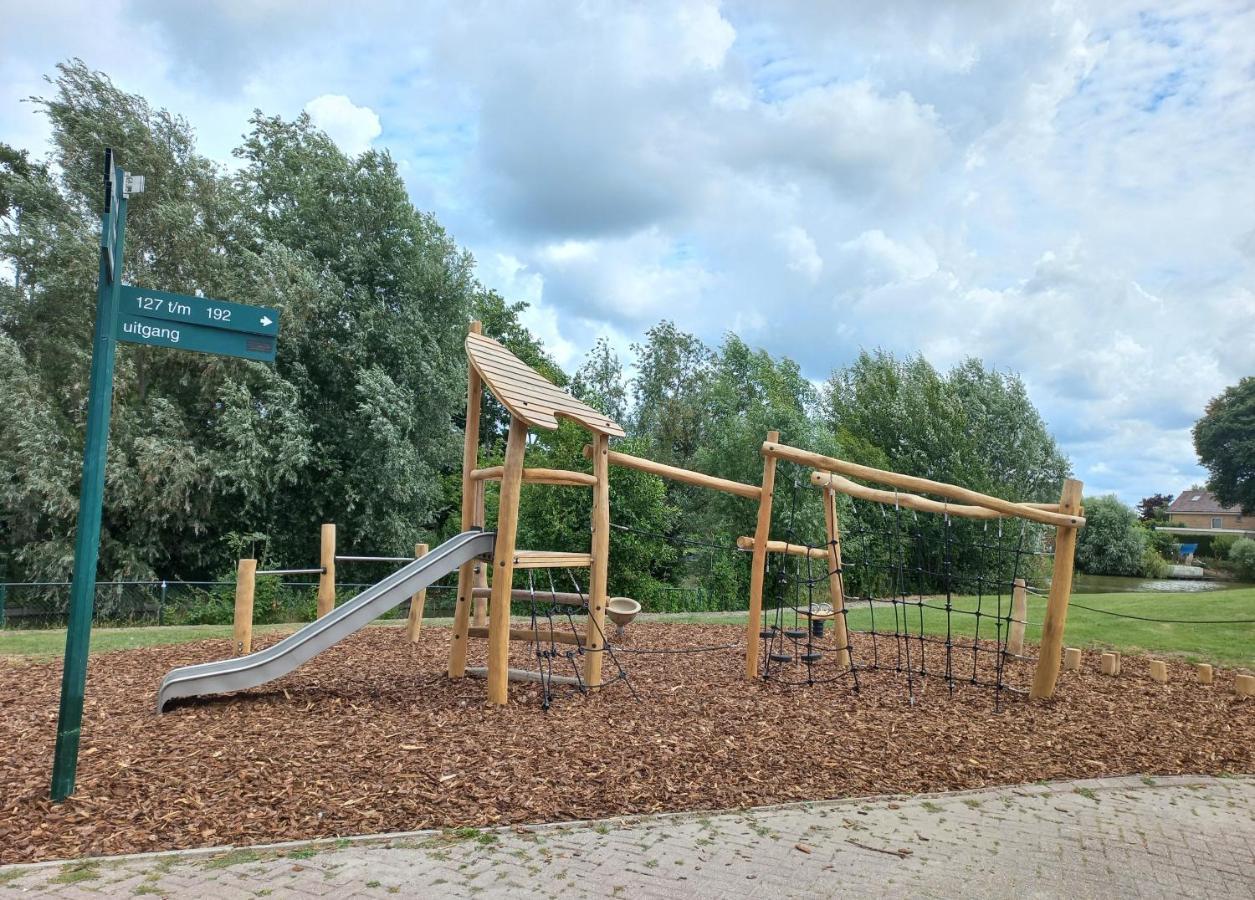 Huisje Finn, Met Grote Tuin En Veel Privacy Dirkshorn Exterior photo