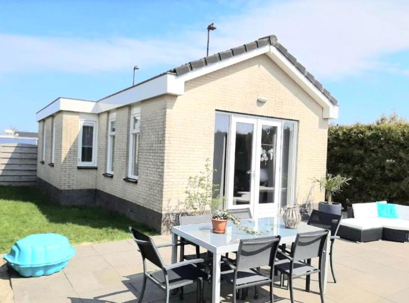 Huisje Finn, Met Grote Tuin En Veel Privacy Dirkshorn Exterior photo